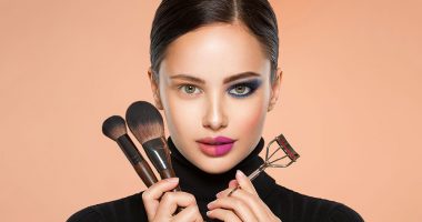 portrait of a girl with tools for making makeup ne 5X38TYW qj9v7f4piihqp2oj8233ftp2yyfvwh8bkoneykznps